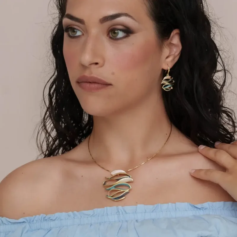 QE3573_3 Manuela model QE3573_3 Manuela model