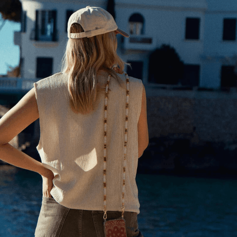 phone chaing white 1 phone chaing white 1