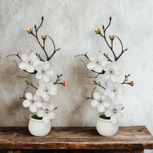 Realistyczna dekoracja z kwiatu śliwy